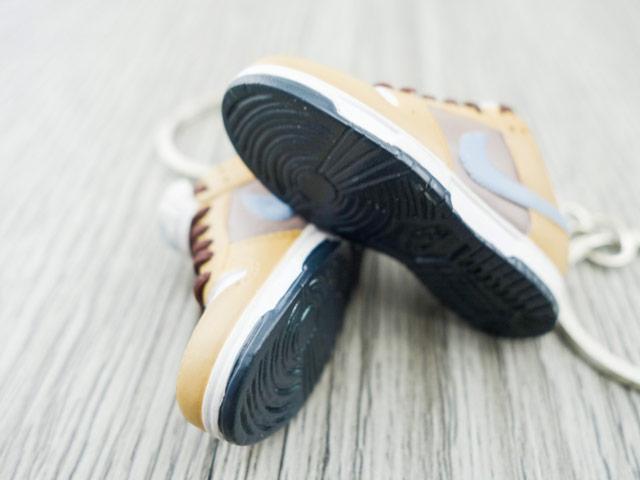 Mini sneaker keychain 3D SB Dunk - Camel - Sneakers Passion