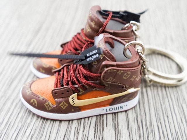 Mini sneaker keychain 3D HQ AJ1 x OW x LV inspired - EXCLUSIVE - Limited edition - Sneakers Passion