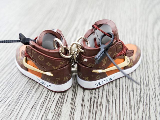 Mini sneaker keychain 3D HQ AJ1 x OW x LV inspired - EXCLUSIVE - Limited edition - Sneakers Passion