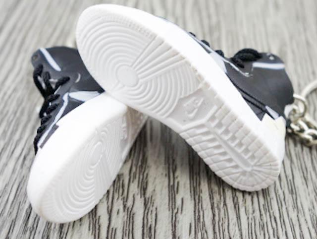 Mini 3D sneaker keychains  Blazer x SACAI - Black White - Sneakers Passion