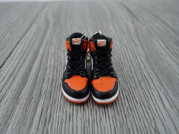 Mini sneaker keychain 3D Air Jordan 1 Shattered Backboard - Sneakers Passion