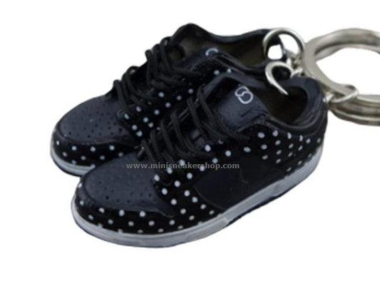 Mini sneaker keychain 3D Dunk lo - Black Polka Dots - Sneakers Passion
