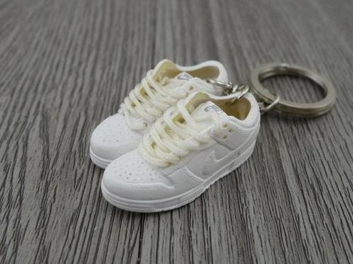 Mini sneaker keychain 3D Dunk Lo - Triple White - Sneakers Passion
