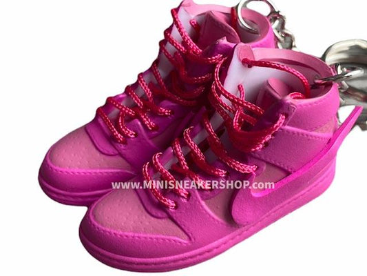 Mini sneaker keychain 3D Air Jordan 1 - Triple Fushia - Sneakers Passion
