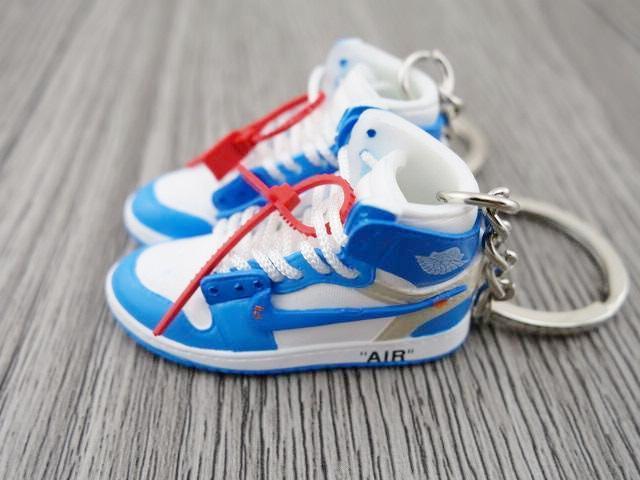Mini sneaker keychain 3D AJ1 x OW inspired UNC (University Blue) - Sneakers Passion