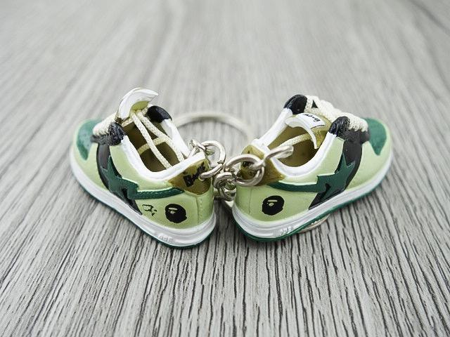 Mini 3D sneaker keychains BAPE - Green Black - Sneakers Passion