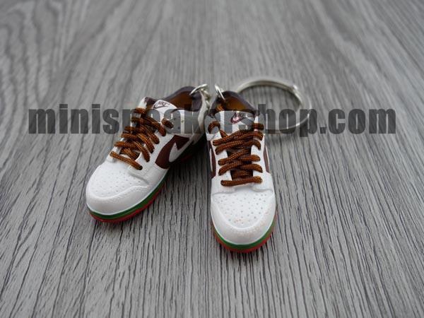 mini sneaker keychains Dunk Low Pro SB-  California (2004) - Sneakers Passion